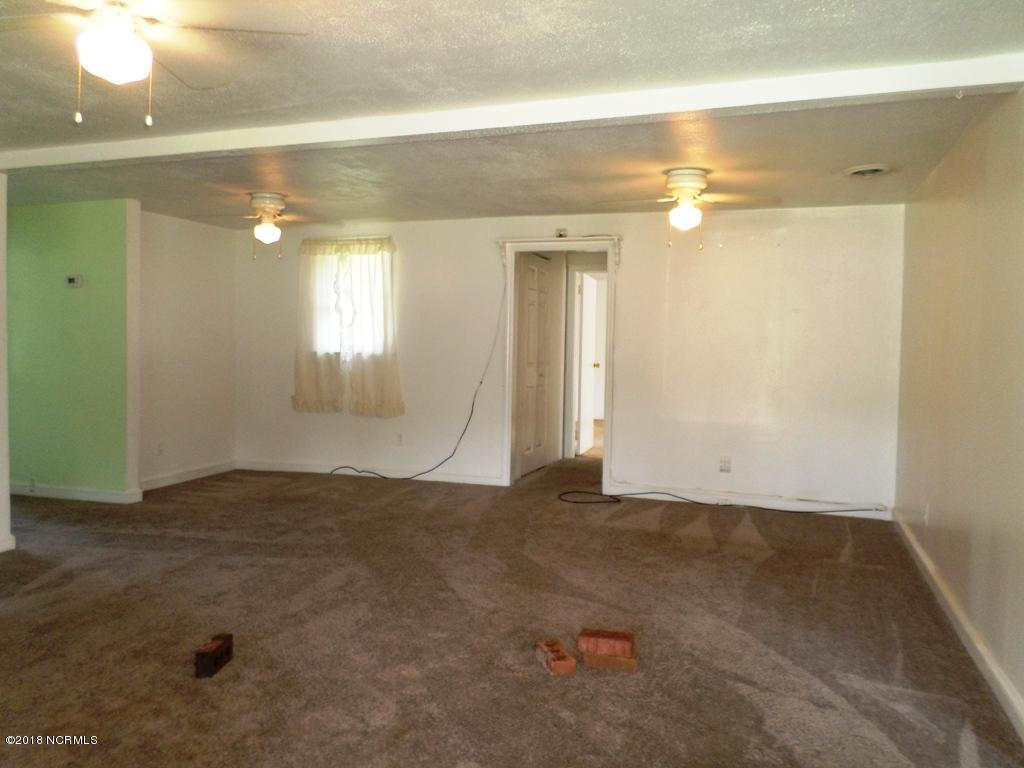 1696 Catherine Lake Road Jacksonville, NC 28540 - Photo 5 of 29 SAM_2171
