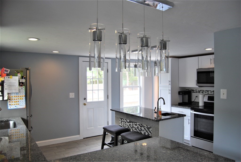 111 Wareham Lake Shore Drive Wareham, MA 02538 - Photo 6 of 14