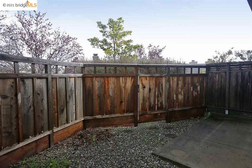 27 Windward Hill Oakland, CA 94618 - Photo 16 of 16 a backyard of a house with lots of green space