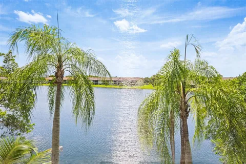 $199,999 | 4025 North Nob Hill Road, Unit 301, Sunrise, FL 33351