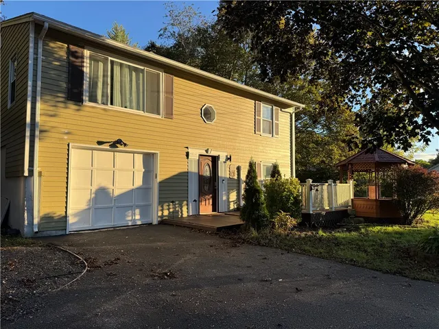 $559,900 | 25 Advent Street, North Kingstown, RI 02852