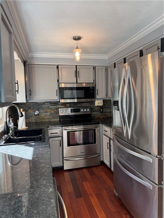 25 Advent Street North Kingstown, RI 02852 - Photo 4 of 8