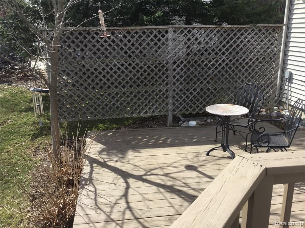 4311 Oak Tree Court Fenton, MI 48430 - Photo 7 of 28 IMG_0537.JPG