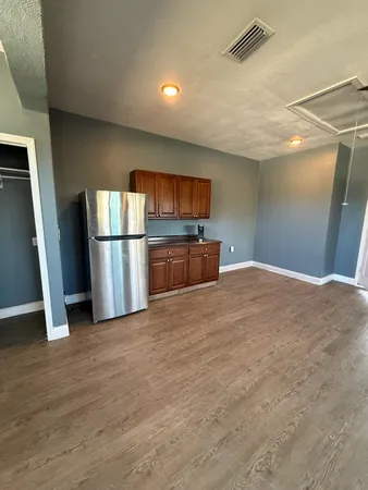 $1,100 | 905 5th Place, Unit A, Vero Beach, FL 32962