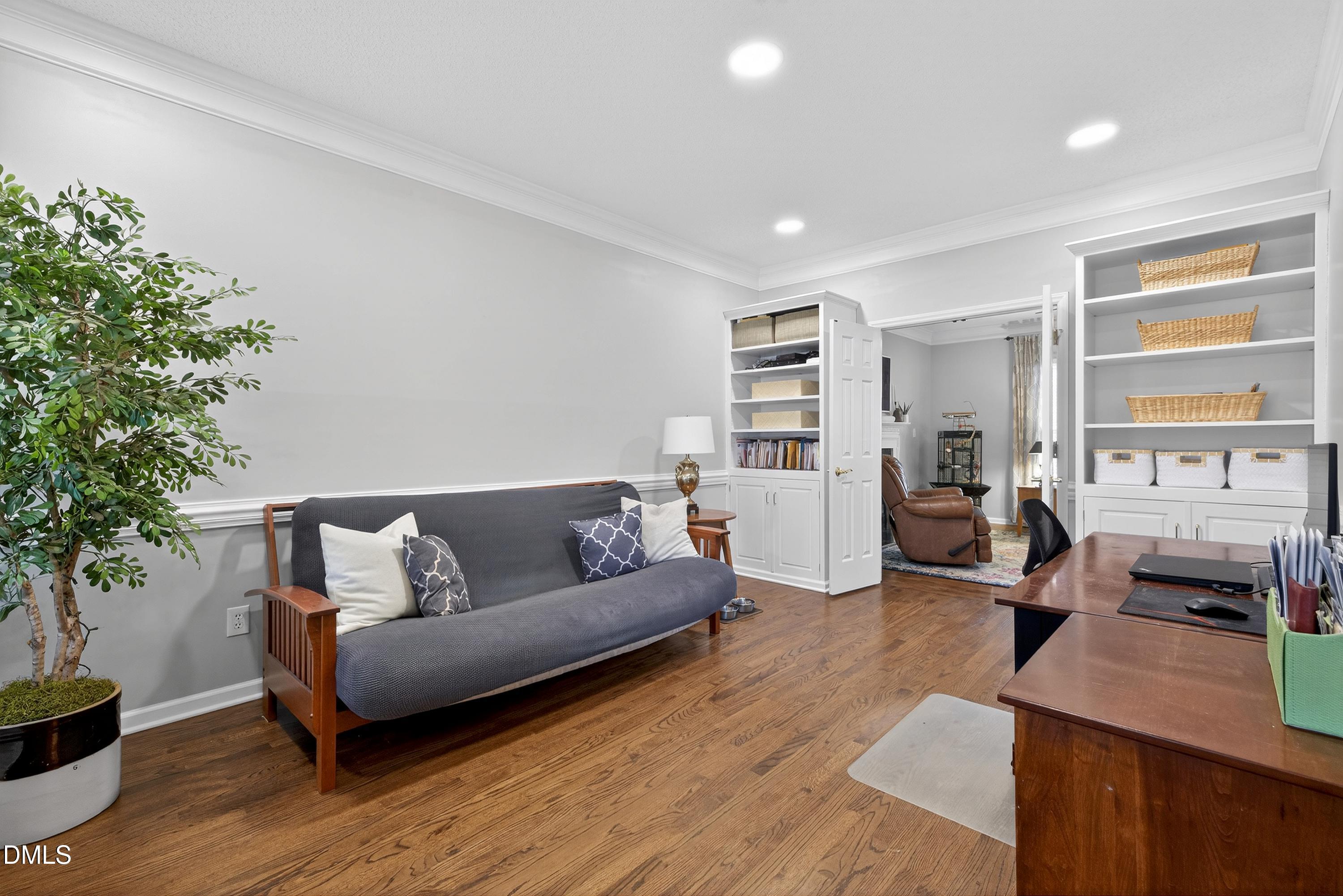 9805 Rockledge Drive Raleigh, NC 27617 - Photo 12 of 54 Scene-23