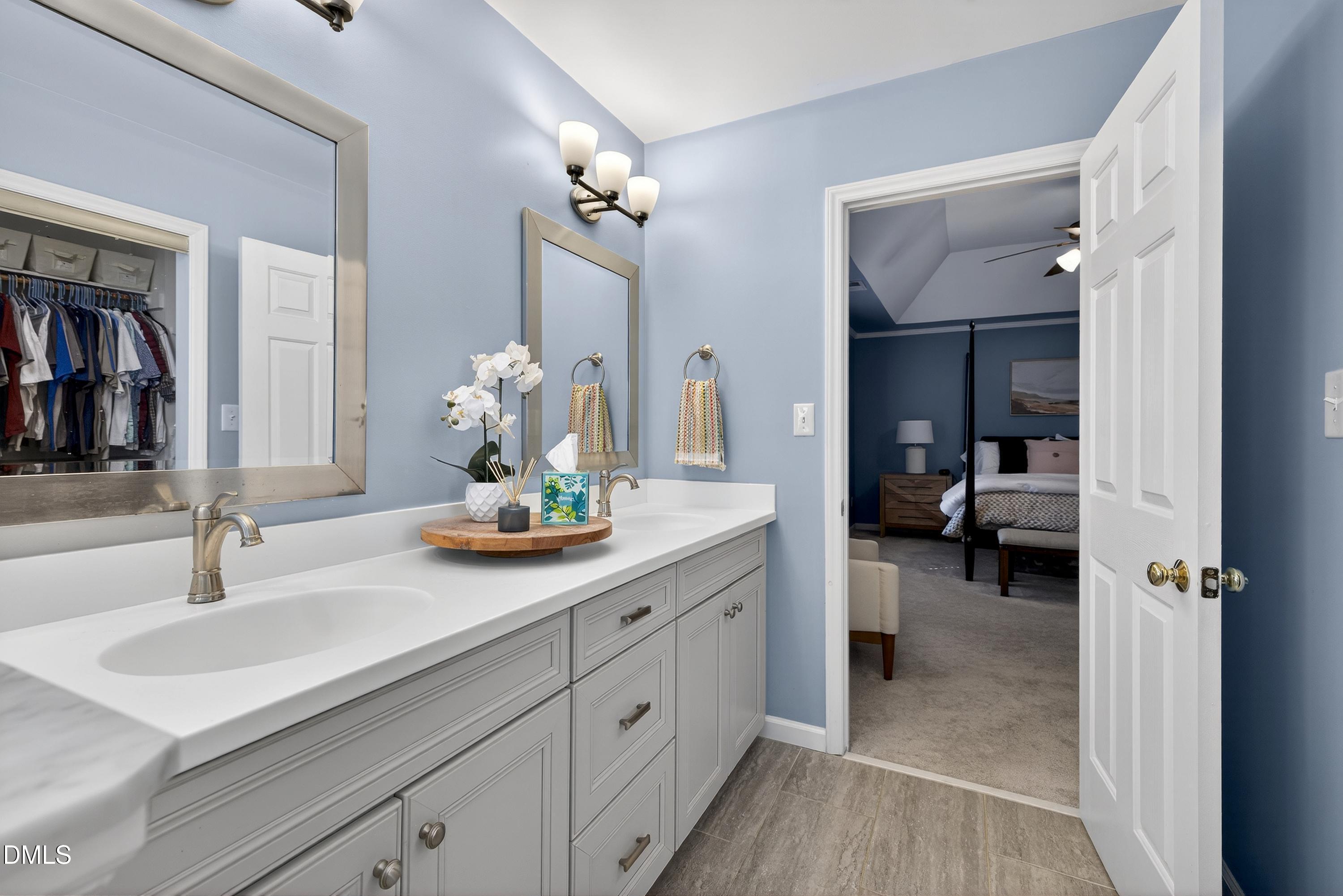 9805 Rockledge Drive Raleigh, NC 27617 - Photo 30 of 54 Scene-41