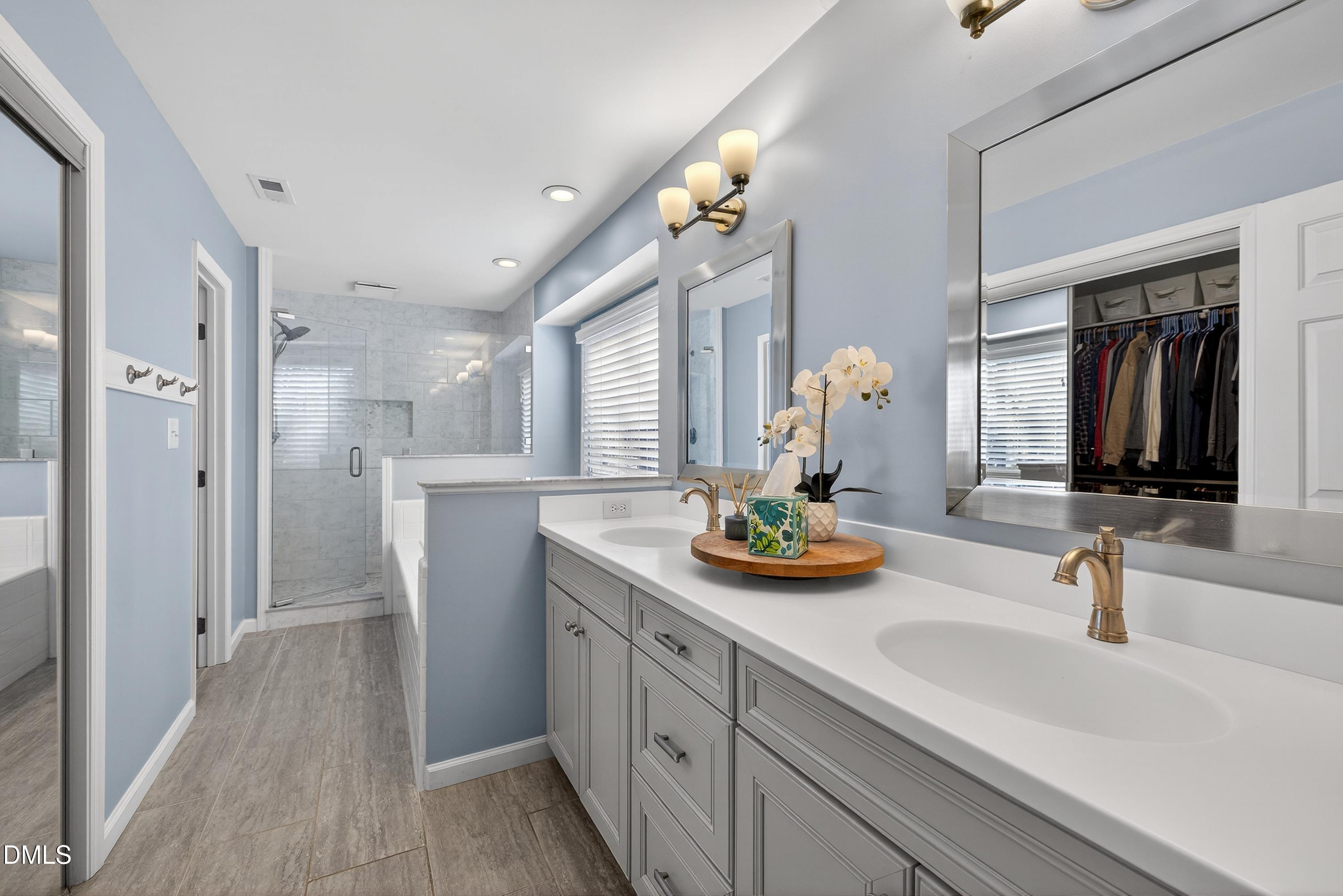 9805 Rockledge Drive Raleigh, NC 27617 - Photo 31 of 54 Scene-38