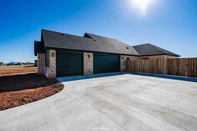 $574,900 | 125 Kleingrass Road, Abilene, TX 79606