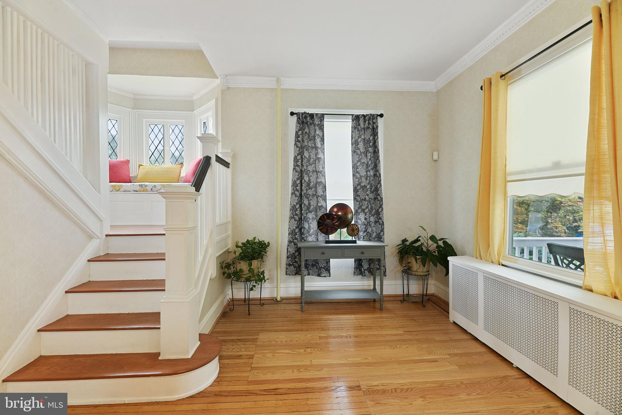 2508 Queen Anne Road Baltimore, MD 21216 - Photo 5 of 14 Double Stair Access