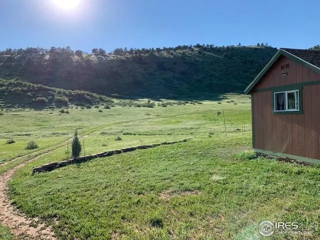 a view of a tennis court