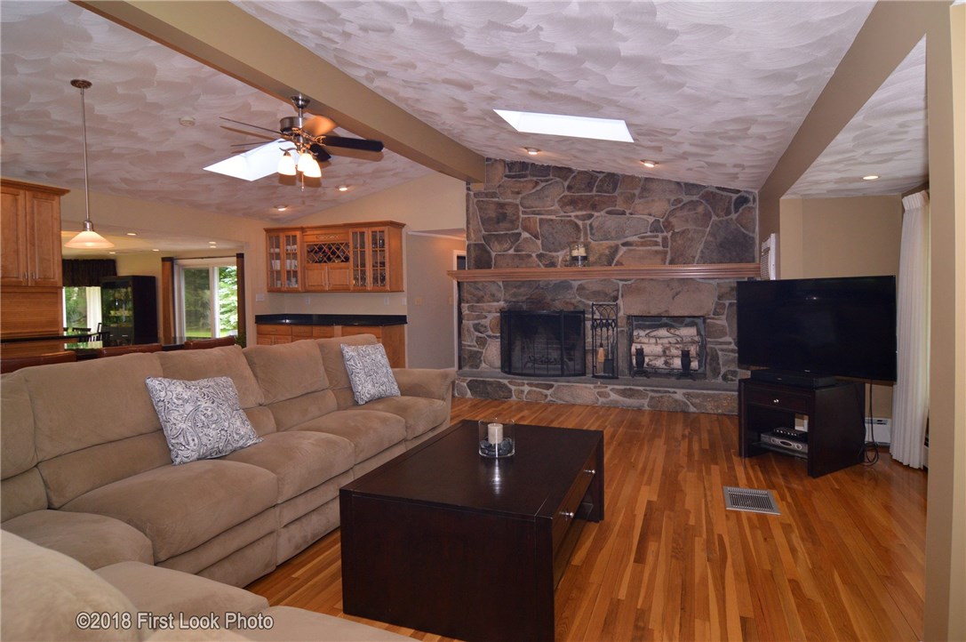511 Cooper Road Glocester, RI 02814 - Photo 3 of 37