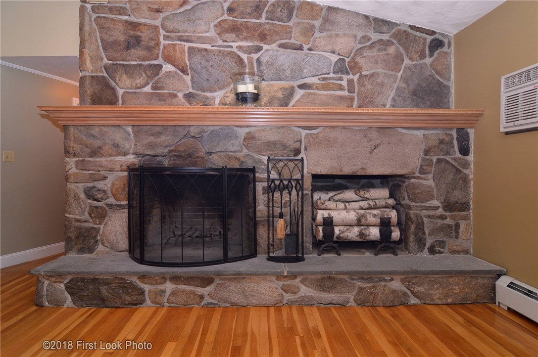 511 Cooper Road Glocester, RI 02814 - Photo 6 of 37