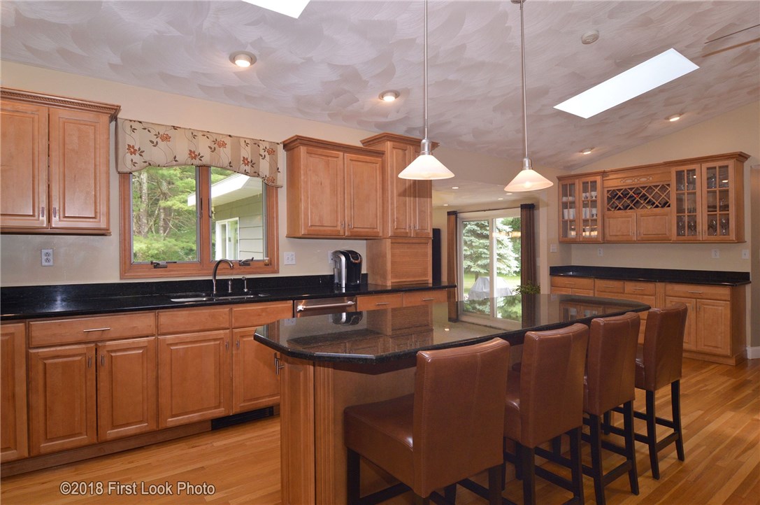 511 Cooper Road Glocester, RI 02814 - Photo 8 of 37