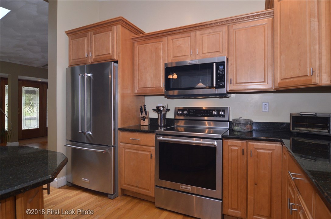 511 Cooper Road Glocester, RI 02814 - Photo 9 of 37