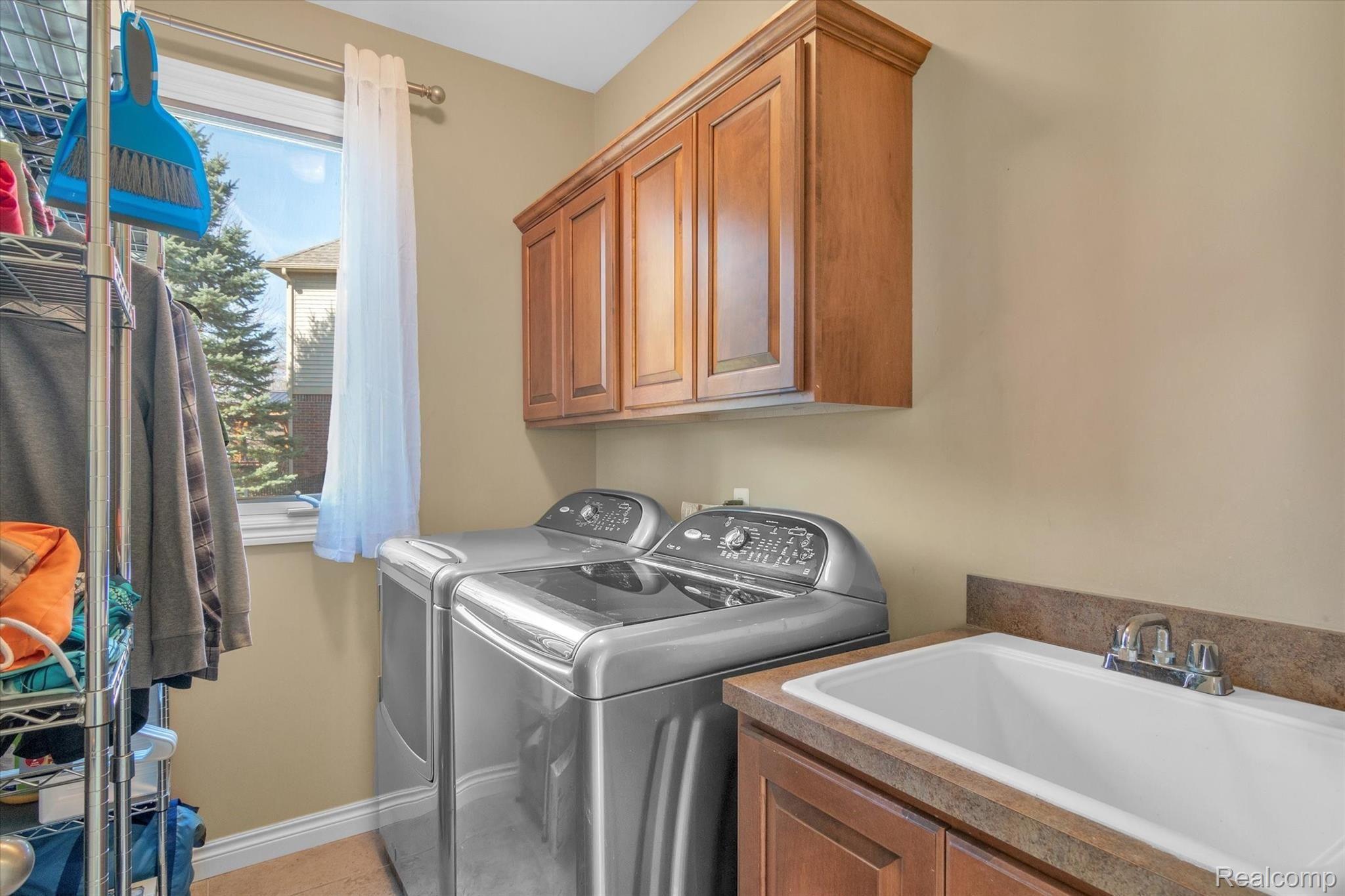 1181 Krista Court Rochester, MI 48307 - Photo 22 of 57 22-1181-Krista-Ct-WindowStill-Real-Estate-Photography-22.jpg