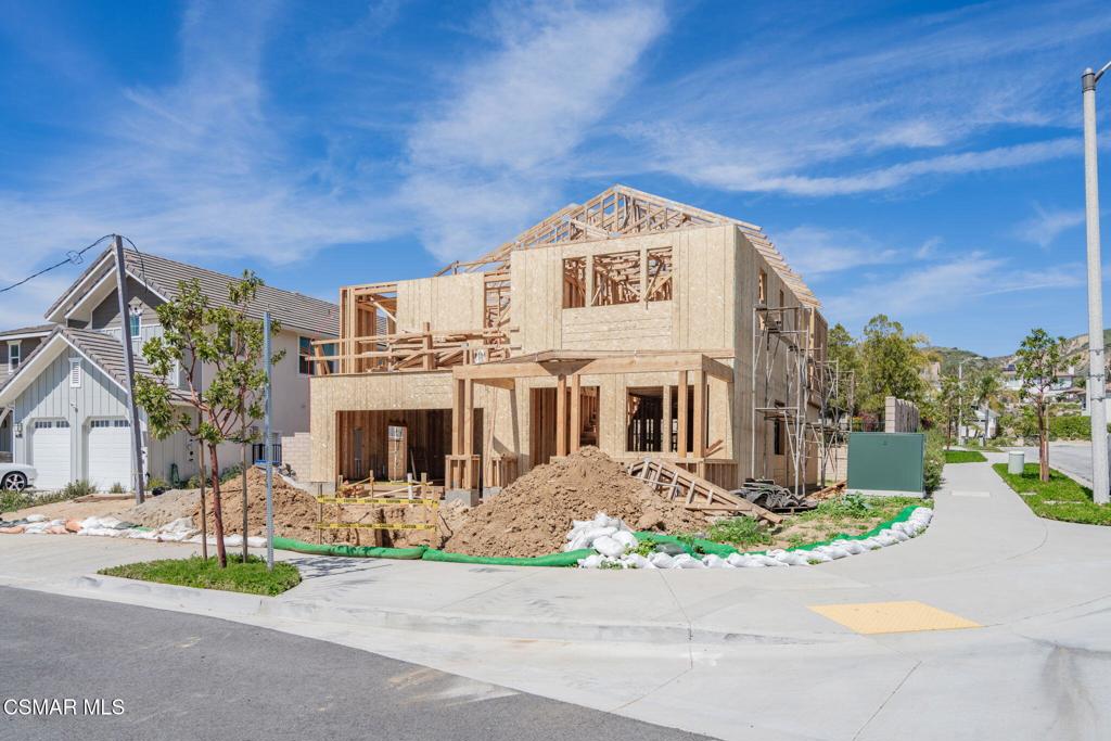 4699 Summit Avenue Simi Valley, CA 93063 - Photo 3 of 9