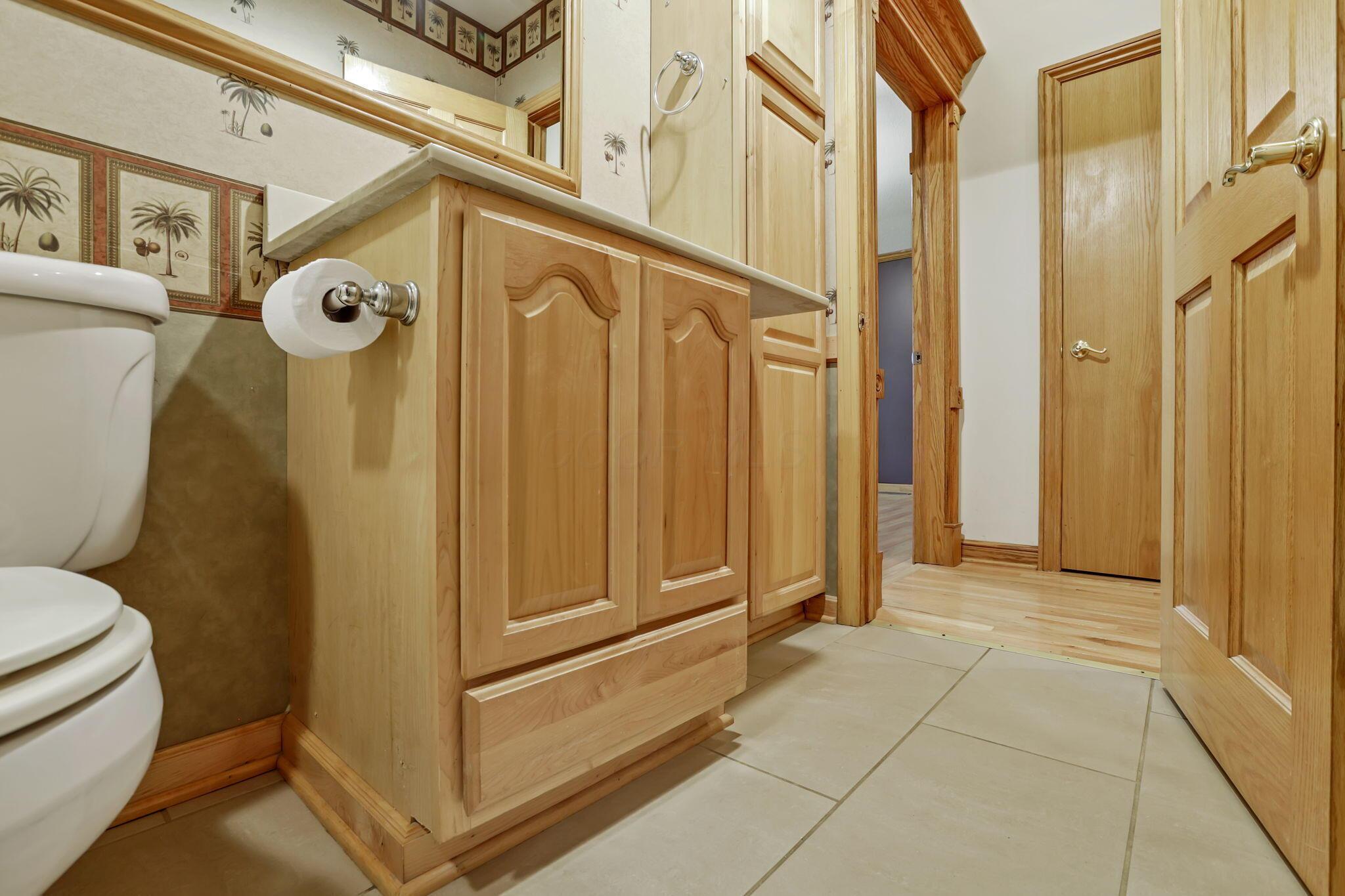 4655 Hayes Road Groveport, OH 43125 - Photo 27 of 85 full bath