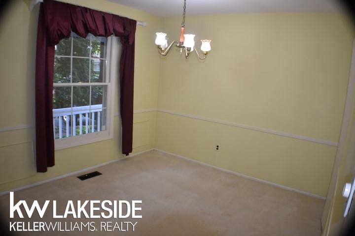 2088 Derby Road Birmingham, MI 48009 - Photo 5 of 28 31348962-4.JPG