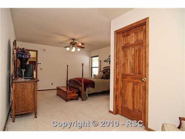 13595 Homestead Road Colorado Springs, CO 80908 - Photo 7 of 16 Gallery Image 7