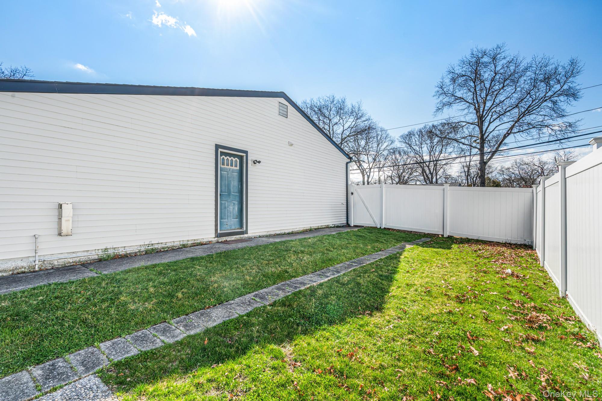 65 39th Street Islip, NY 11751 - Photo 24 of 30 a backyard of a house