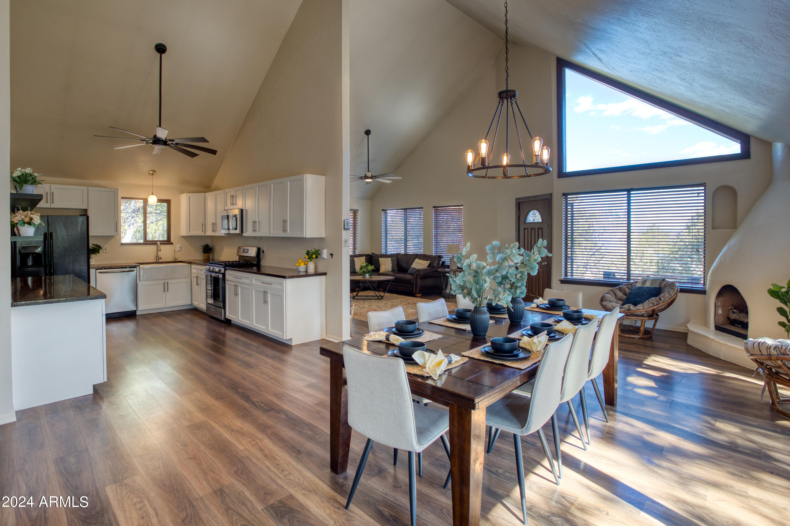 2233 Par Place Overgaard, AZ 85933 - Photo 2 of 32 paxmanphotography-8613