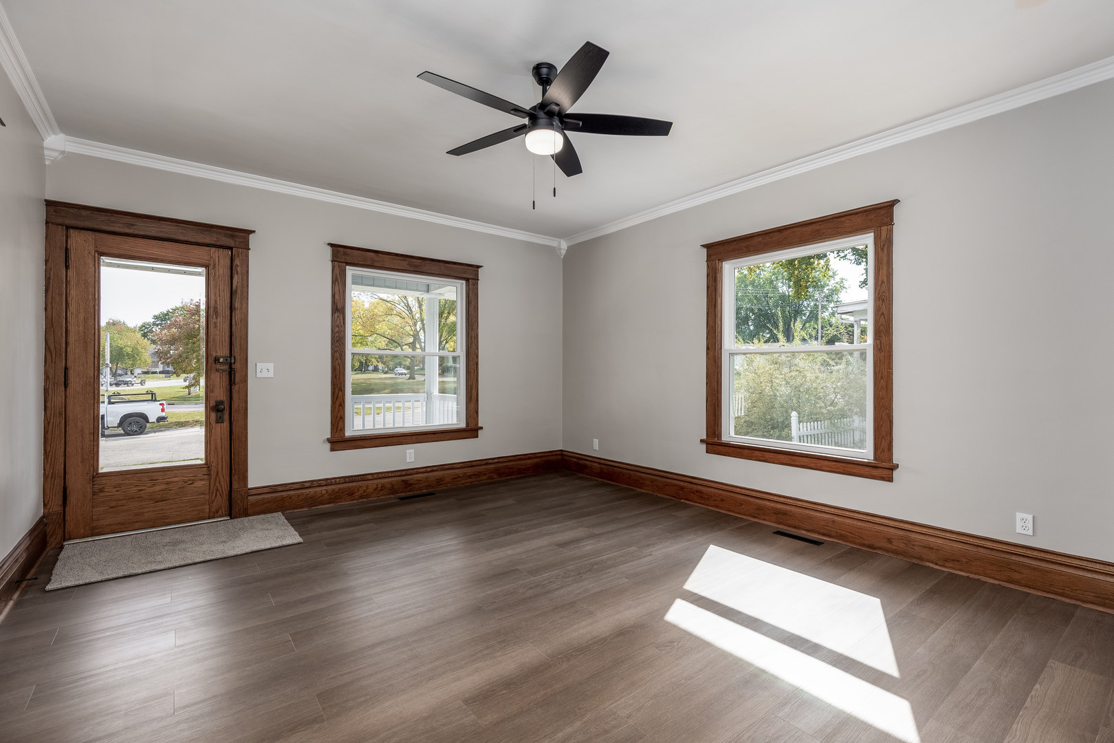 643 State Street Ottawa, IL 61350 - Photo 3 of 31 Gallery Image 3