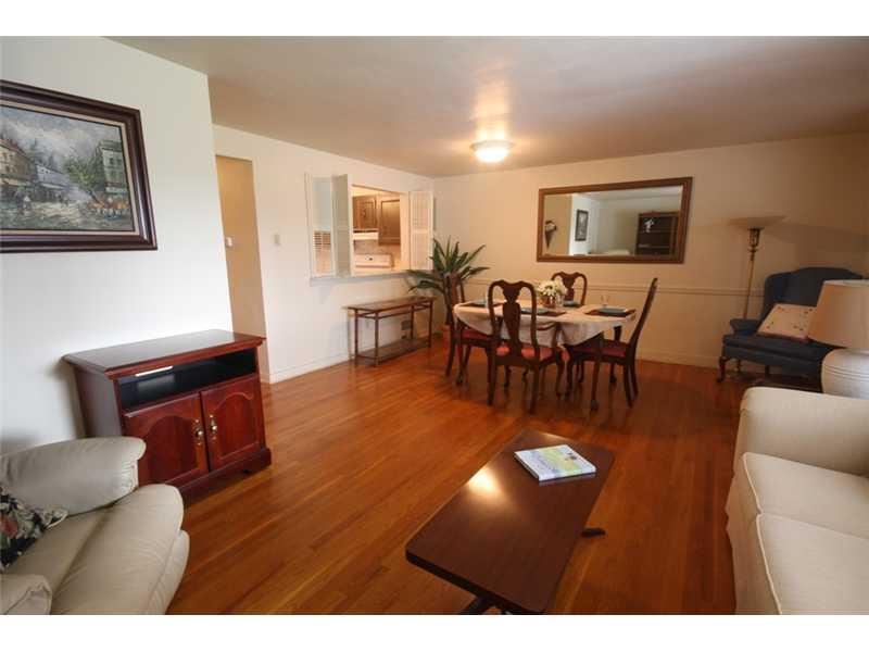 1524 Greentree Road Pittsburgh, PA 15220 - Photo 4 of 24 Great Room.