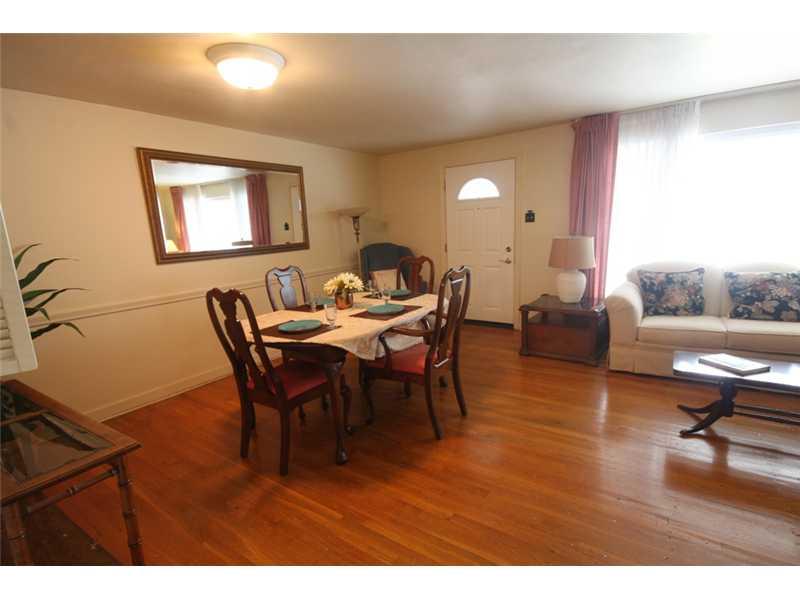 1524 Greentree Road Pittsburgh, PA 15220 - Photo 7 of 24 Dining Room.