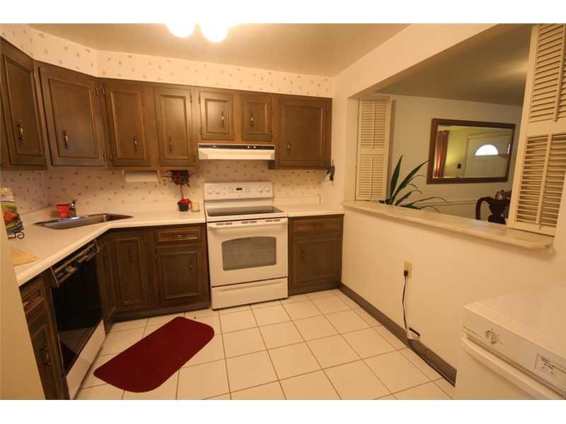 1524 Greentree Road Pittsburgh, PA 15220 - Photo 8 of 24 Kitchen.