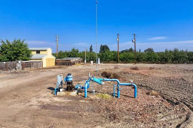 $6,790,000 | 27274 South Mooney Boulevard, Visalia, CA 93277