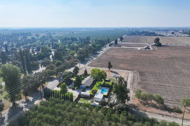 $6,790,000 | 27274 South Mooney Boulevard, Visalia, CA 93277