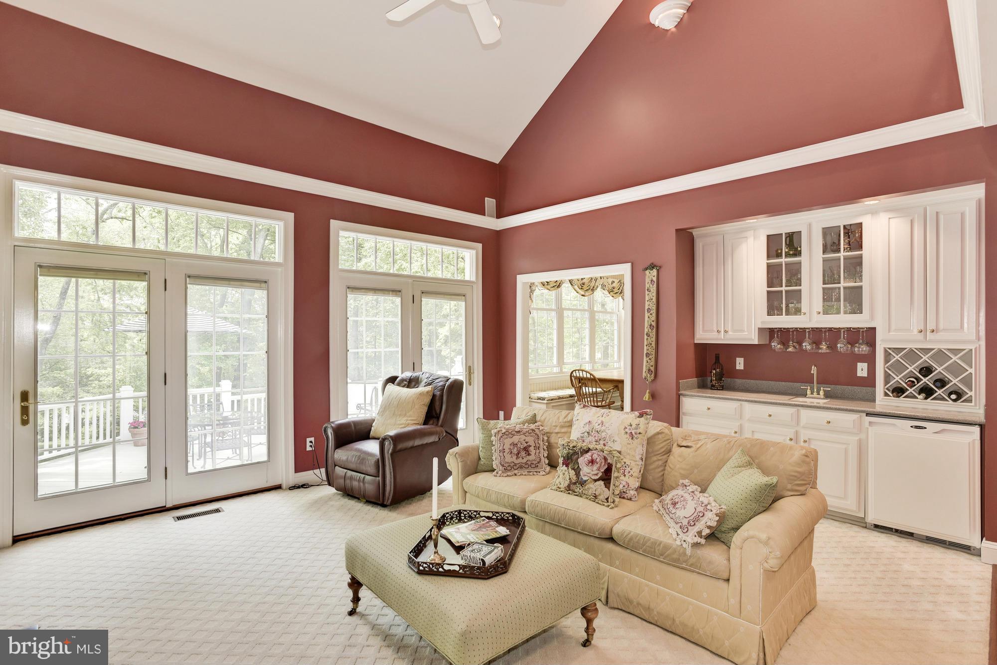 293 Bell Road Westminster, MD 21158 - Photo 11 of 28 Living Room