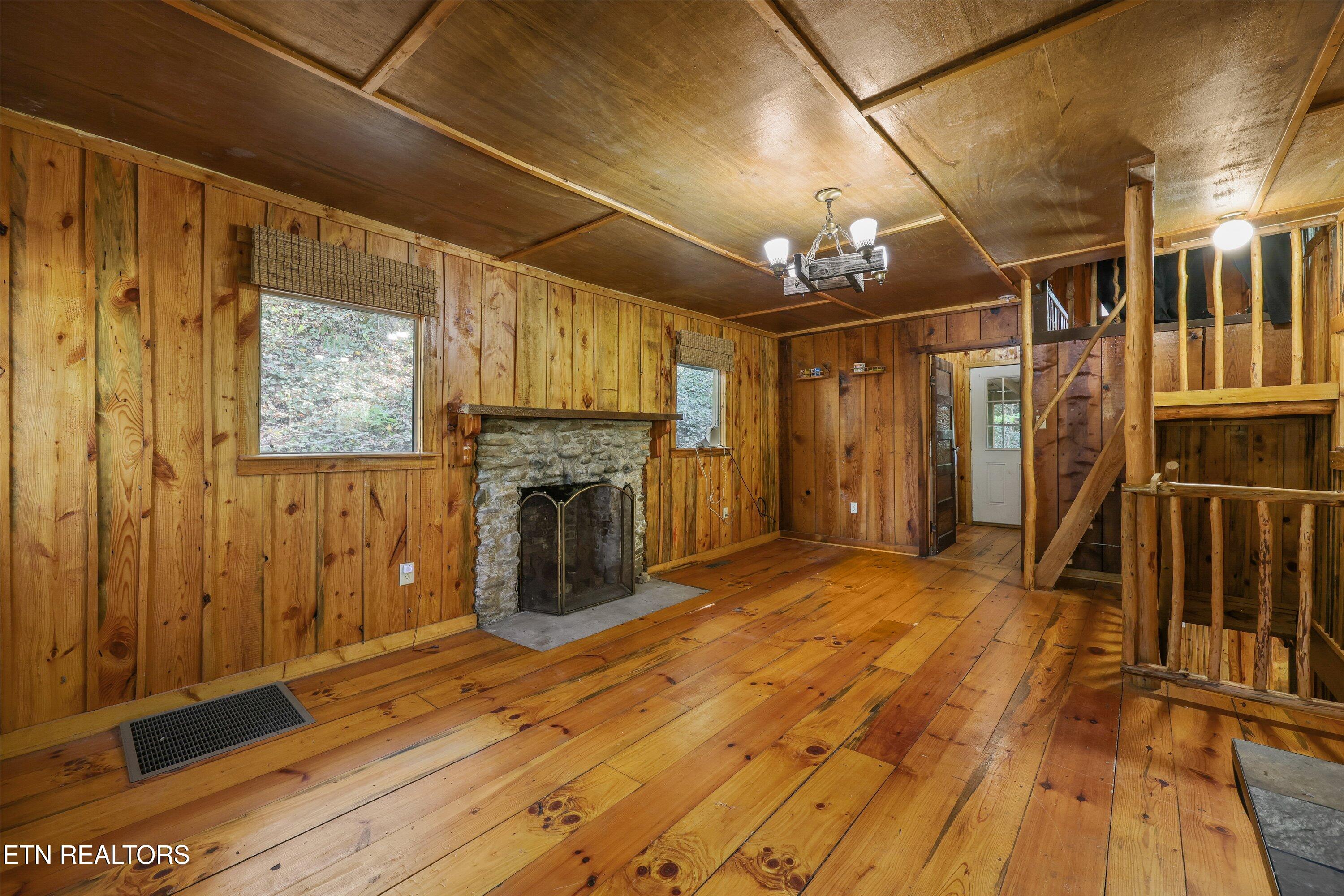 107 Mt Luke Road Townsend, TN 37882 - Photo 14 of 41 Living Room