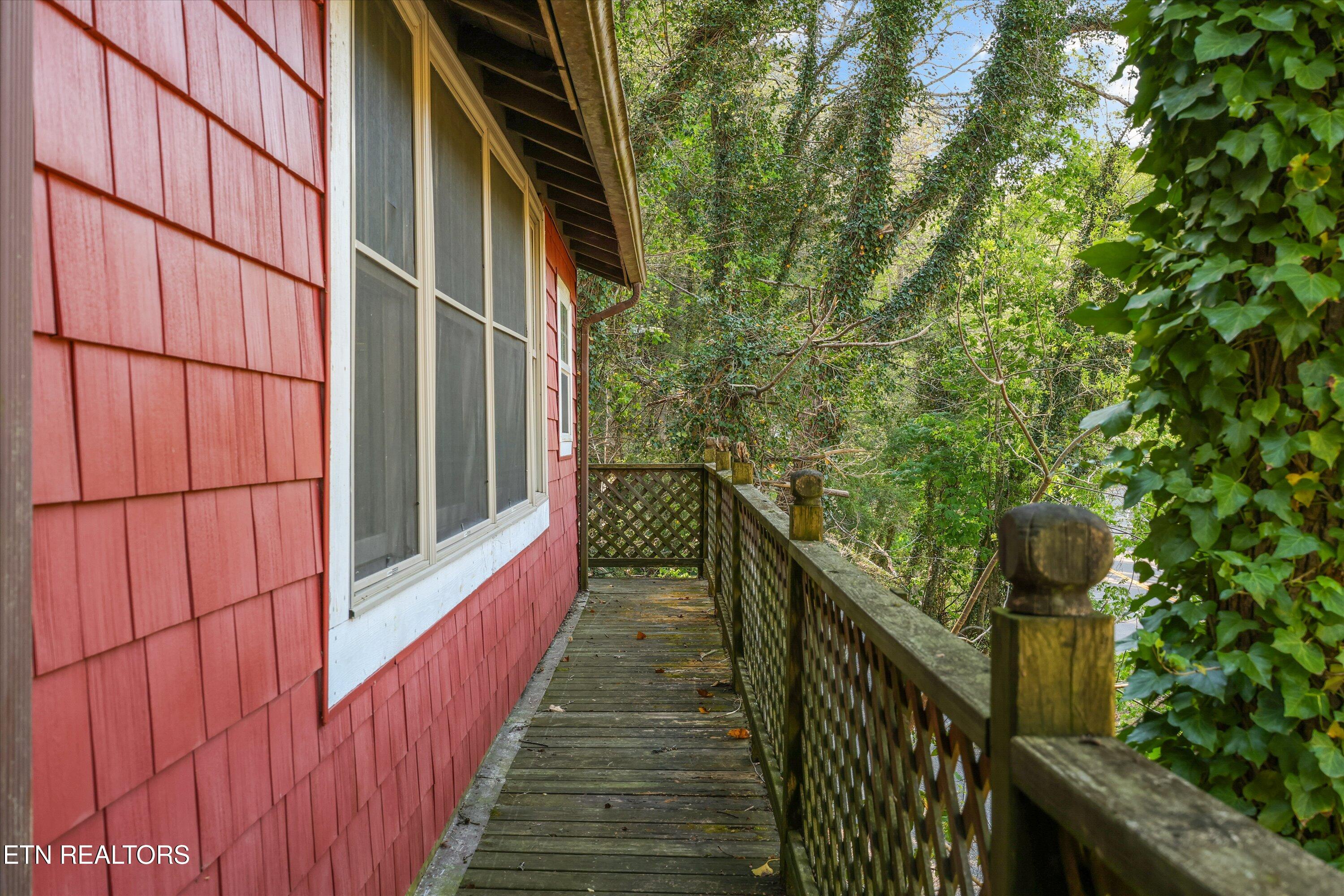 107 Mt Luke Road Townsend, TN 37882 - Photo 30 of 41 Exterior - Wraparound Porch