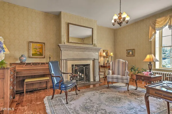 $749,900 | 1549 Highway 126, Bristol, TN 37620