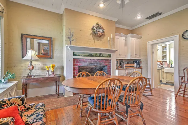 $749,900 | 1549 Highway 126, Bristol, TN 37620