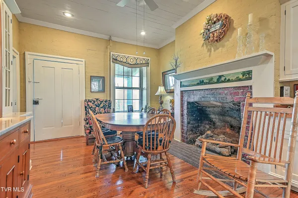 $749,900 | 1549 Highway 126, Bristol, TN 37620