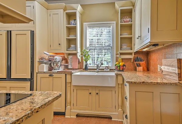 $749,900 | 1549 Highway 126, Bristol, TN 37620