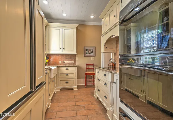 $749,900 | 1549 Highway 126, Bristol, TN 37620