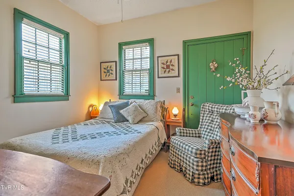 $749,900 | 1549 Highway 126, Bristol, TN 37620