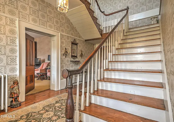 $749,900 | 1549 Highway 126, Bristol, TN 37620