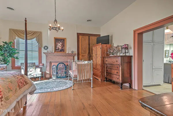 $749,900 | 1549 Highway 126, Bristol, TN 37620