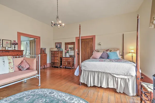 $749,900 | 1549 Highway 126, Bristol, TN 37620