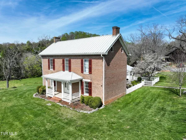 $749,900 | 1549 Highway 126, Bristol, TN 37620