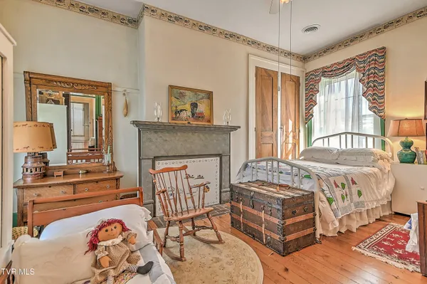 $749,900 | 1549 Highway 126, Bristol, TN 37620