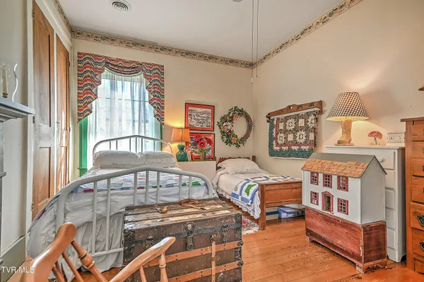 $749,900 | 1549 Highway 126, Bristol, TN 37620