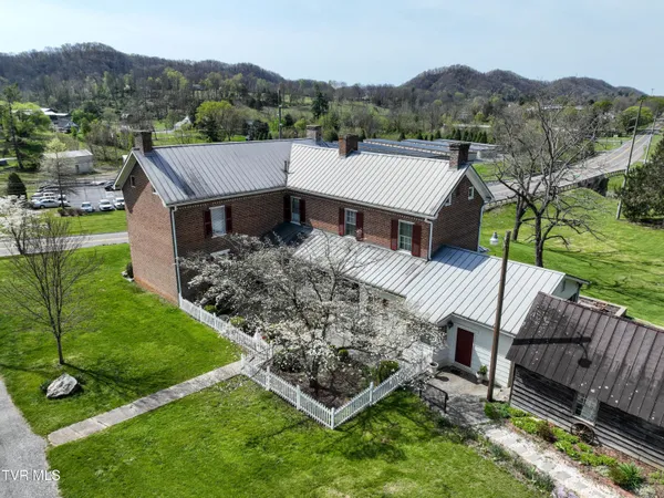 $749,900 | 1549 Highway 126, Bristol, TN 37620