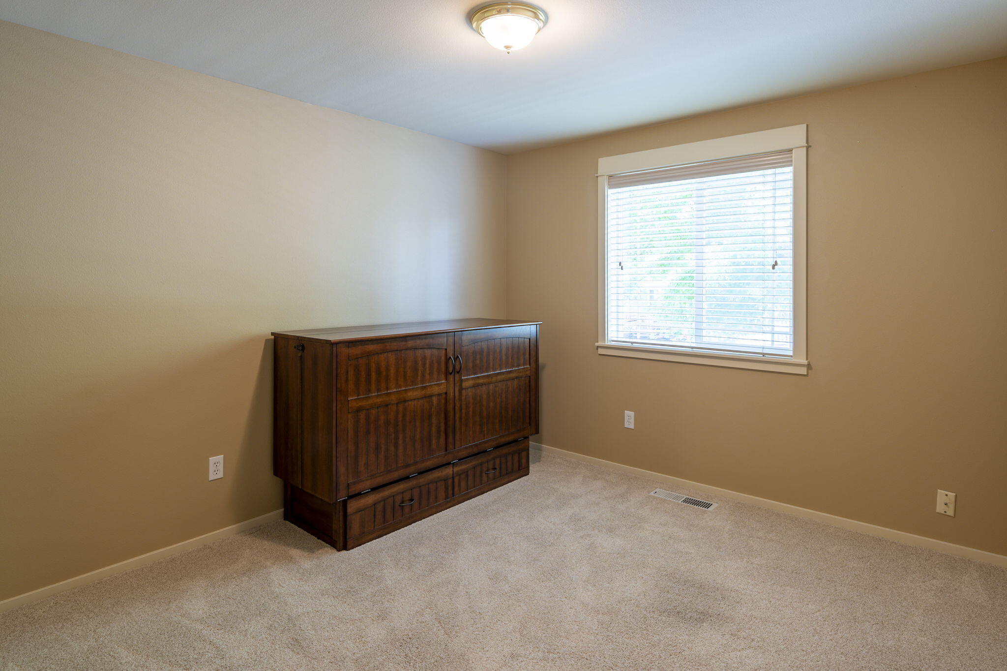 3673 Southwest 30th Street Redmond, OR 97756 - Photo 14 of 26 8-web-or-mls-3673 SW 30th St, Redmond-8