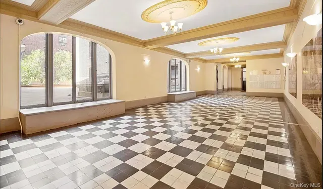 $320,000 | 1100 Grand, Unit 4A | Morrisania