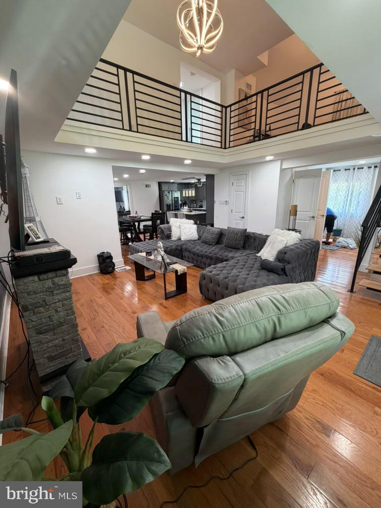 206 Jarvis Road Sicklerville, NJ 08081 - Photo 18 of 31 Spacious living area with modern flair.